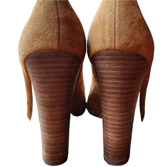 Elegant Tan Suede Pumps - Picture 7 of 11